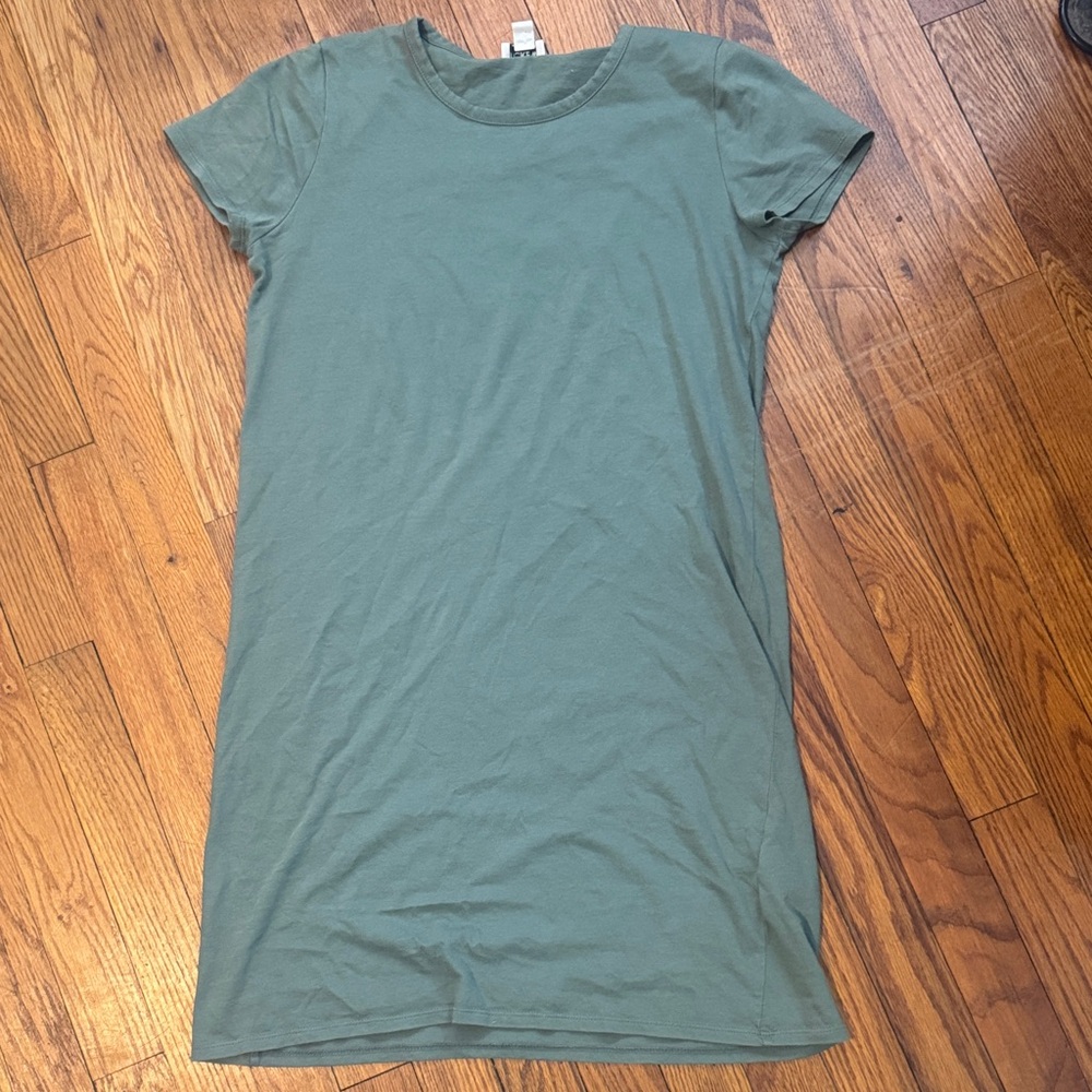 J. Crew Sage (army) Green Short Sleeve Tee Shirt Dress, XS.